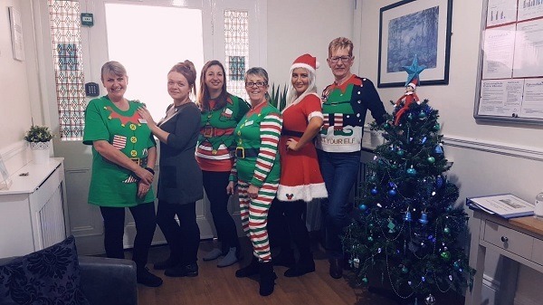 Elf day for Alzheimers awareness